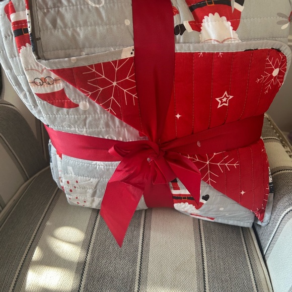 NWT AVANTI home full/queen CHRISTMAS quilt and sham set. - Picture 10 of 16